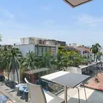 1 Br. W5Th Avenue View Steps From The Beach