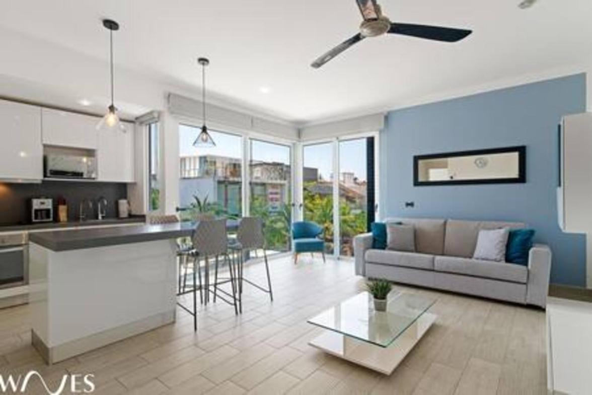 1 Br. W5th Avenue View Steps From The Playa del Carmen